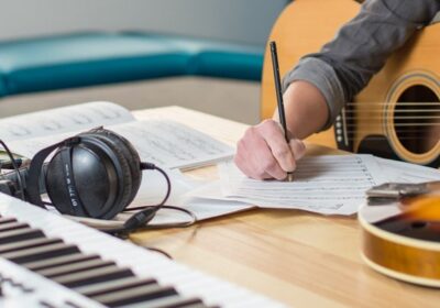 Top 5 Benefits of Studying Songwriting at a Music Institute